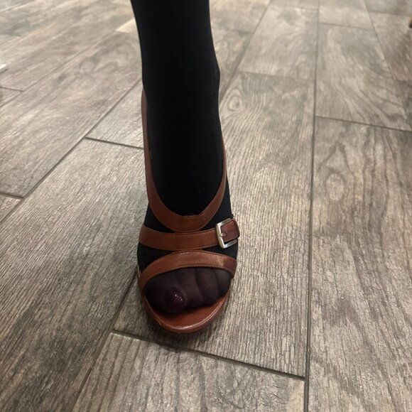 Cole Haan "Nike Air" brown leather sandals with ankle straps. Size 9. - Picture 4 of 7